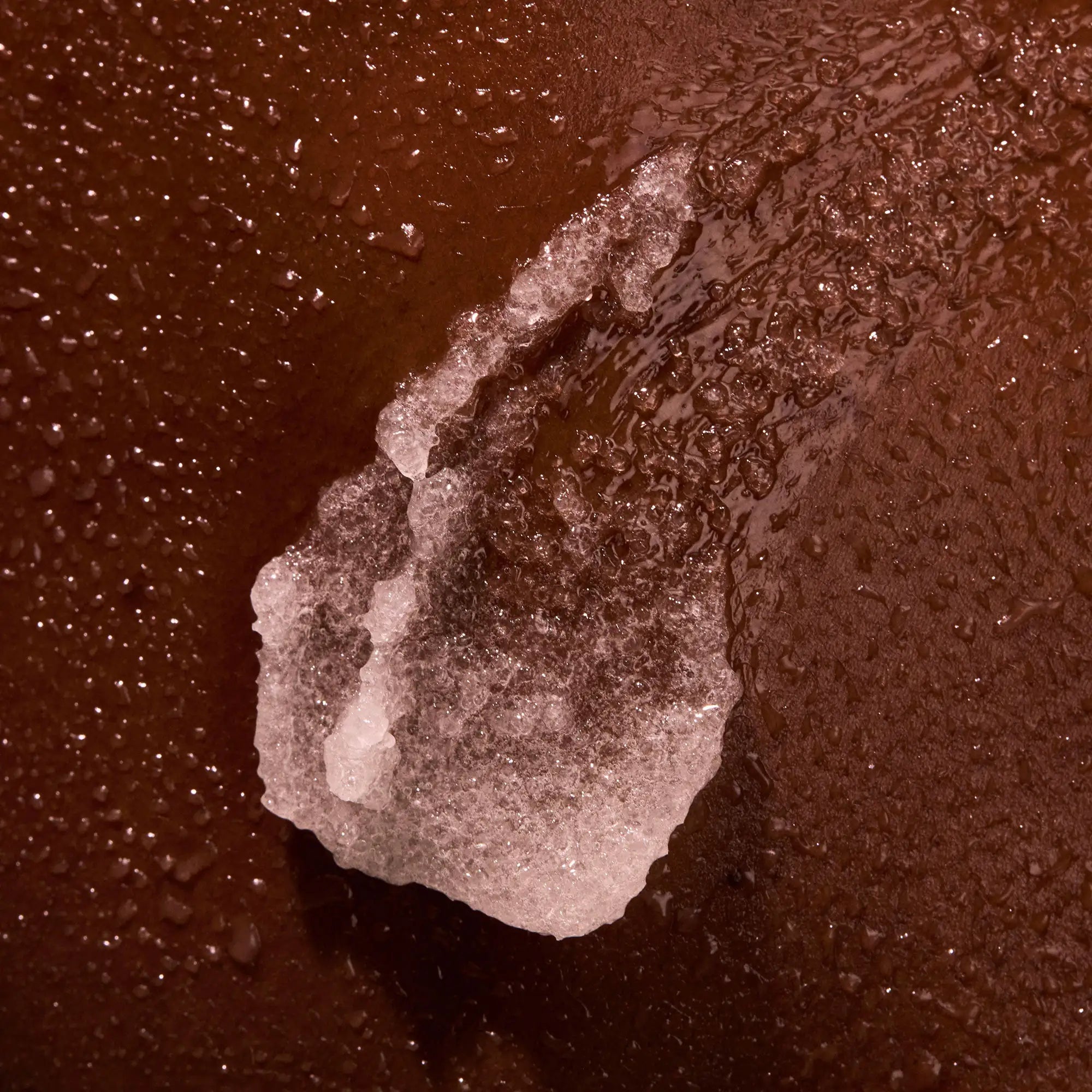 the-glow-getter-multi-oil-body-scrub-w9 NATR-40028-Alt-Image-TheGlowGetterMulti-OilBodyScrub-08.webp