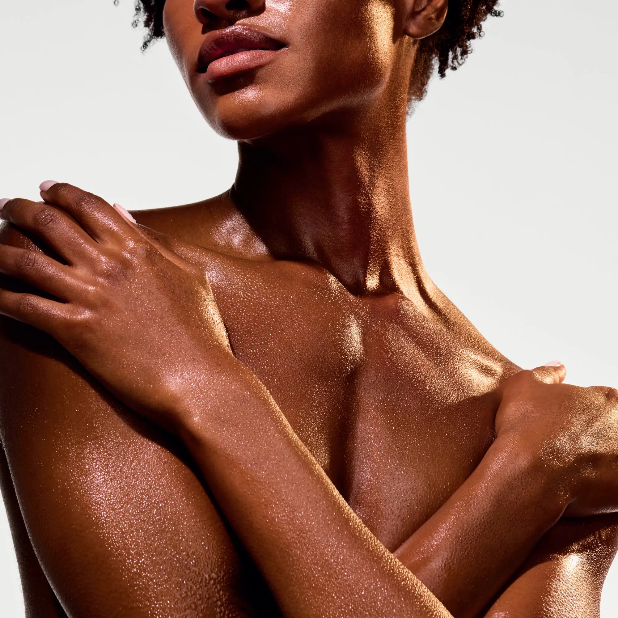 the-glow-getter-multi-oil-body-scrub-w9 NATR-40028-Alt-Image-The_Glow_Getter_Multi-Oil_Body_Scrub-06_1.webp